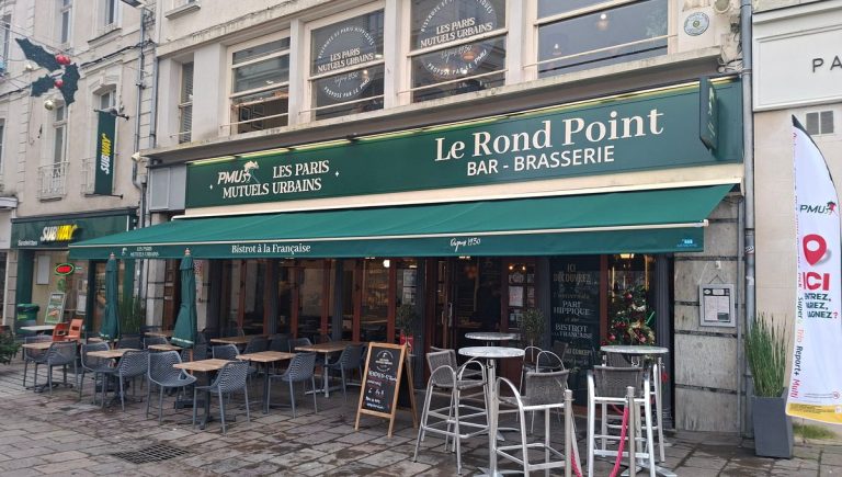 Quand le charme du bistrot à la française rencontre l&rsquo;effervescence des paris hippiques : la métamorphose innovante des PMU à Laval