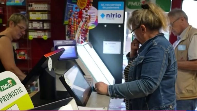 « Espaces de convivialité et de diversité » : vers une reconnaissance des cafés, bistrots et PMU au patrimoine mondial de l’UNESCO ?