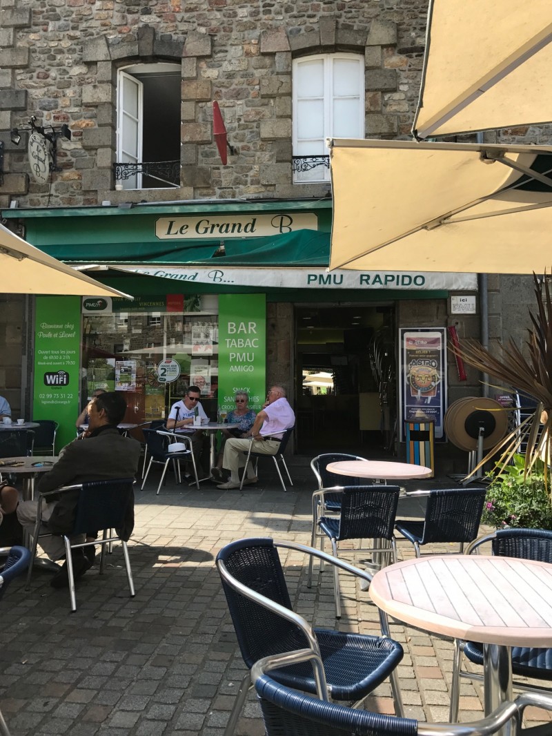 Où trouver un tabac PMU ouvert à proximité ?